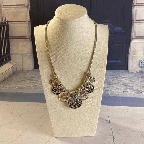 0098 Erica Lyons Silver Tone Metallic Disc Necklace - Picture 4 of 5